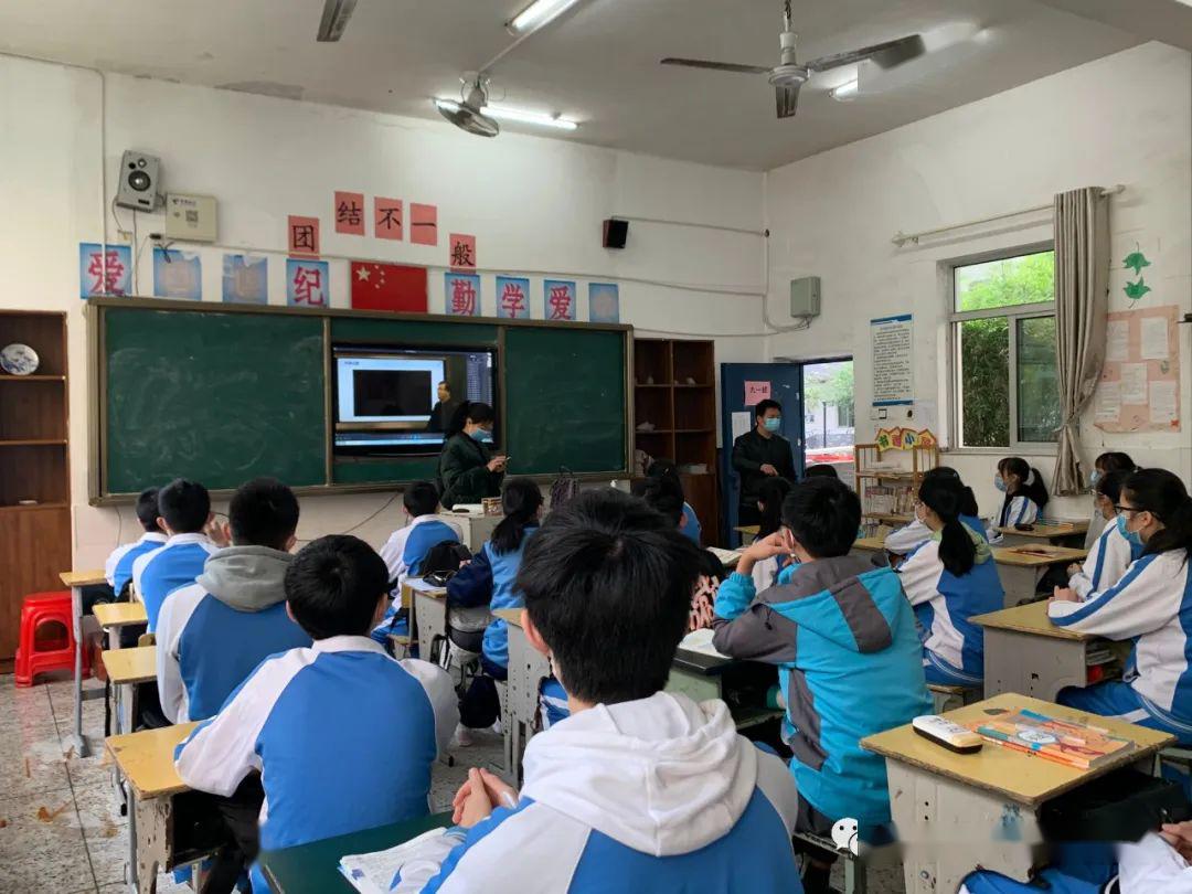 南昌三中青云谱校区日新教育春回校园好久不见我校初三学子顺利返校