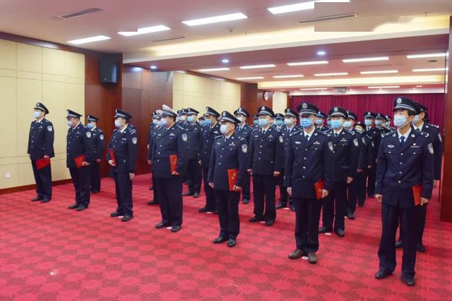 的枪1999年2月5日,漳州市公安局巡警支队民警张志民倒在执行公务途中