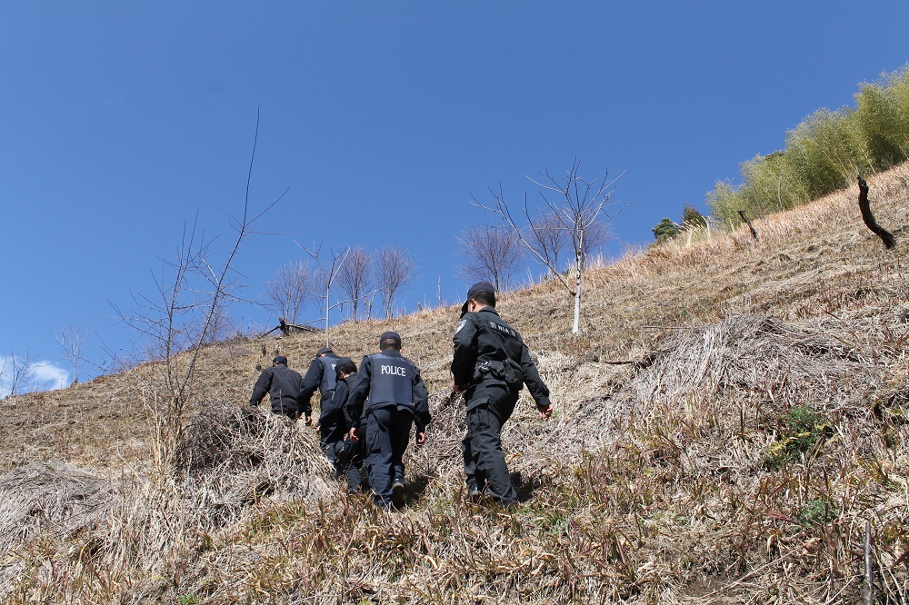 民輔警穿行在中緬邊境線上