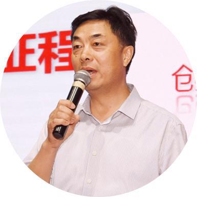 有限公司副总经理陈国庆中:大北农集团作物科技产业副总裁 李军民右