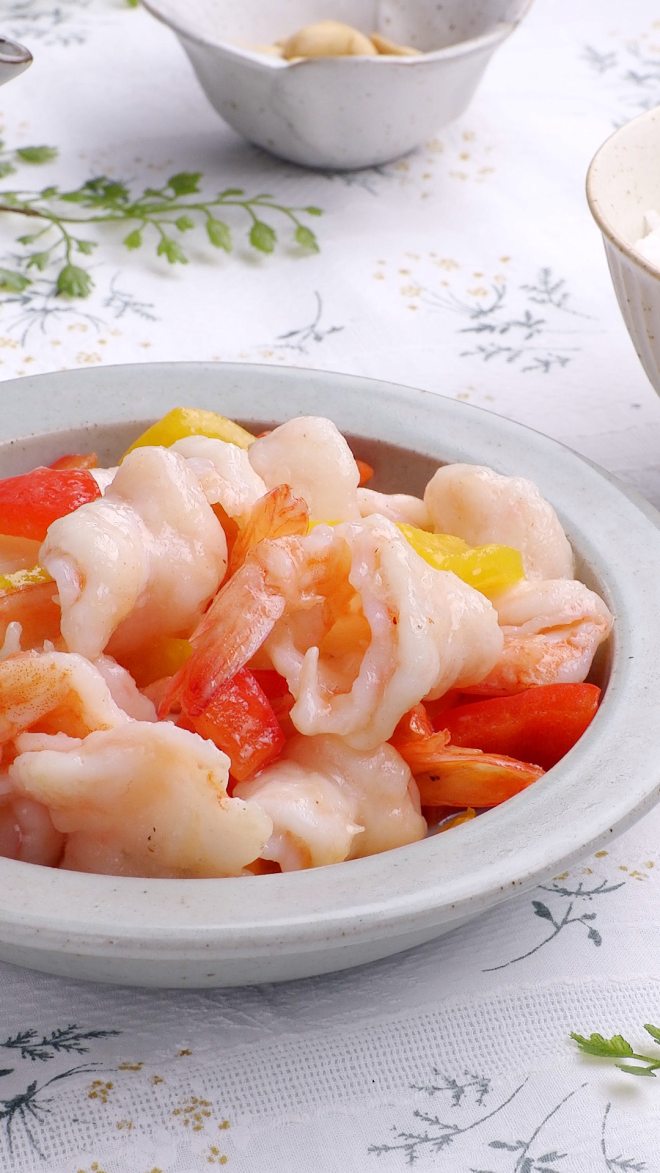 名门泽佳:敲虾的做法