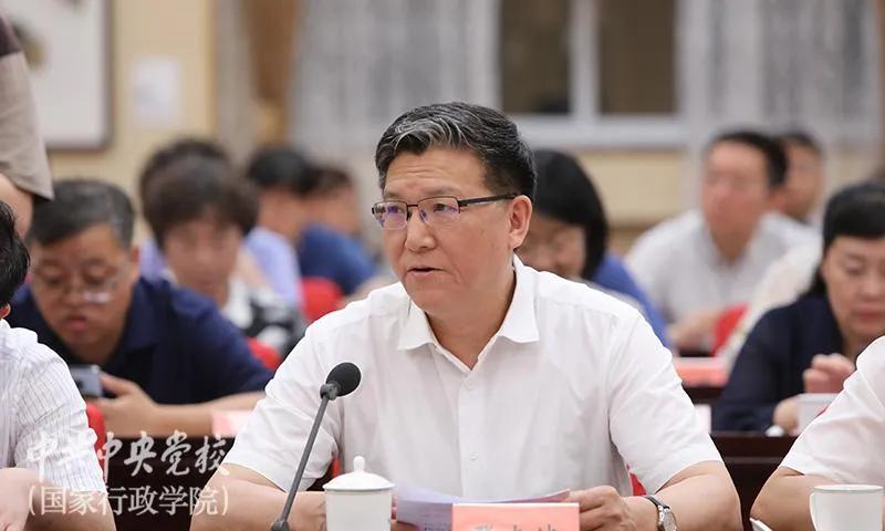 全国政协委员张占斌:尽快补上公共卫生体系建设的短板_全球疫情