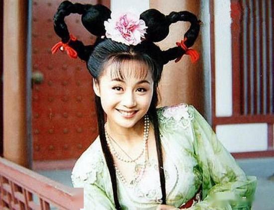 在《文成公主》这部电视剧,曹颖在剧中扮演文成公主"李雪雁"时,这个穿