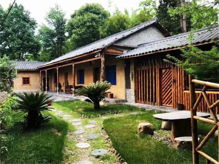 游华东最大杜鹃山就来安徽宁国汤公岭民宿观万亩齐放映山红