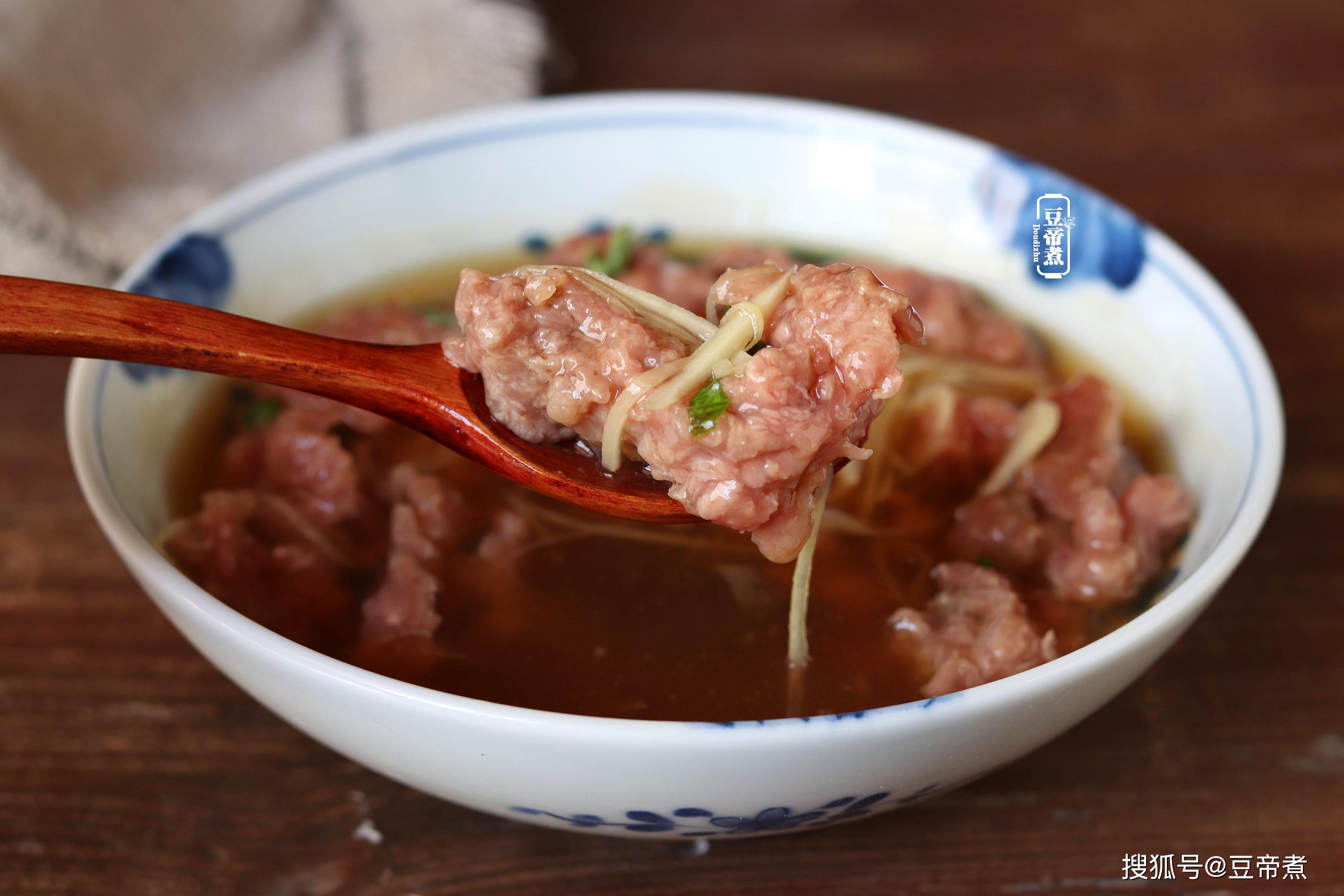 一斤肉50块,做个羹汤还要3小时,结果我只吃那么一小碗,但真值