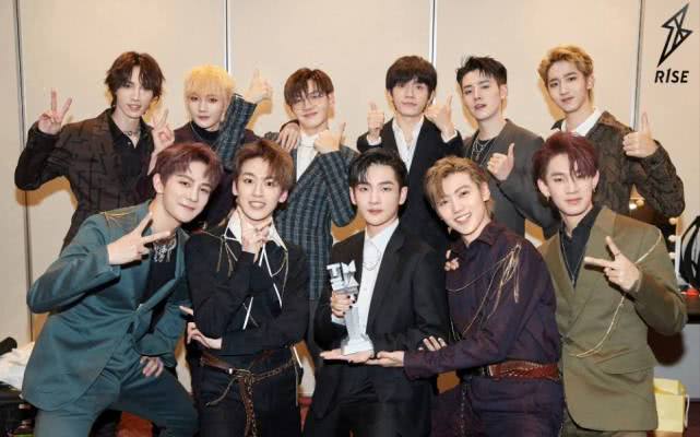 公平的平台展示自己的能力,这只会让热度和资本驱使下的男团或女团