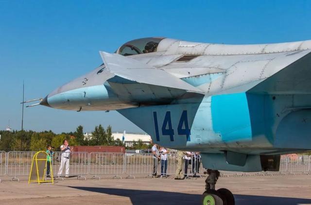 米格144外表粗糙不堪还自称五代机真有等离子隐身技术