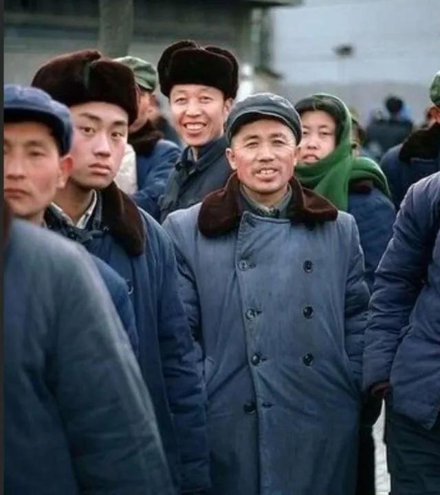 1976年的中国当那个狂热的时代远去生活复归宁静