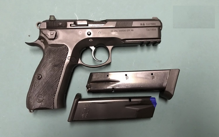 重金屬家防武器cz75和sp01手槍