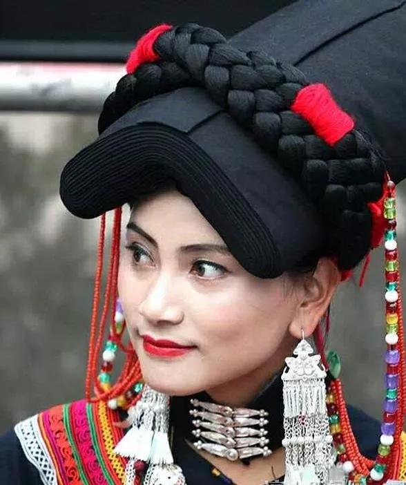 国际彝族女明星图片