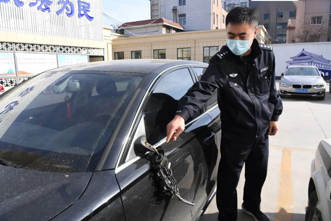 临沂街头拍下惊魂一幕