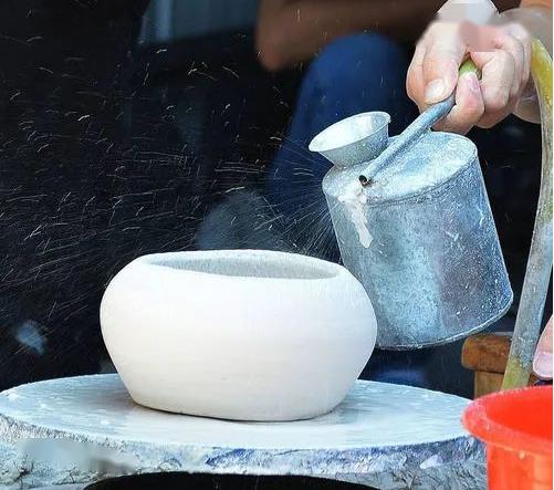 陶瓷技术六种神奇的陶瓷施釉工艺了解一下