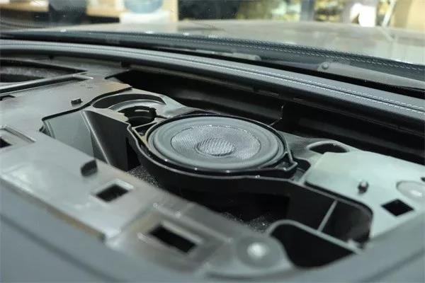 奔驰e300l改装芬朗14声道旗舰版发烧音质成都旭日酷车