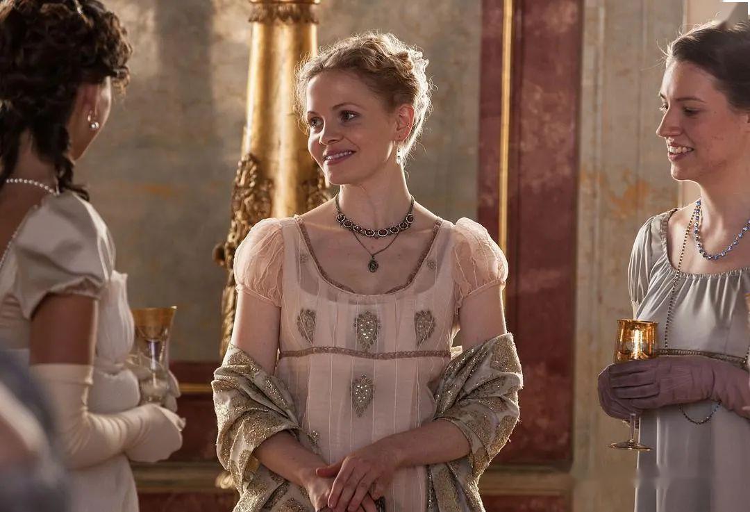 电影中的帝政风华丽优雅气场一米八