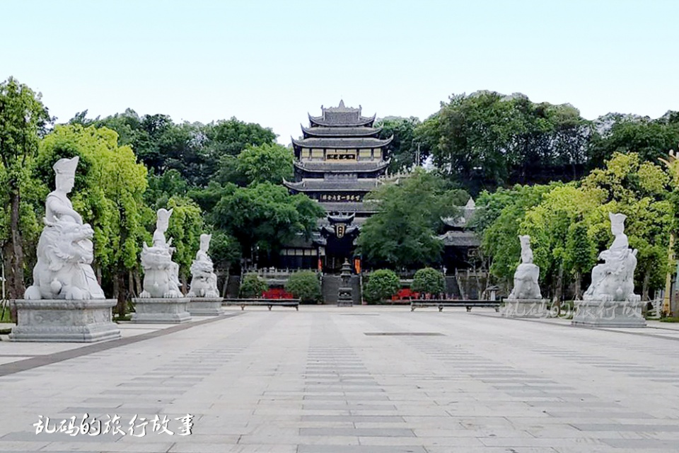 重庆这座寺庙 藏世界第一室内金佛 明代回音石阶至今成谜