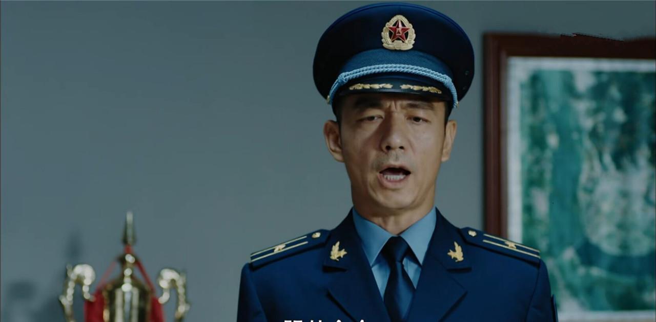 等等,这人怎么看着这么眼熟,不错,这个就是《我是特种兵》里面的苗狼