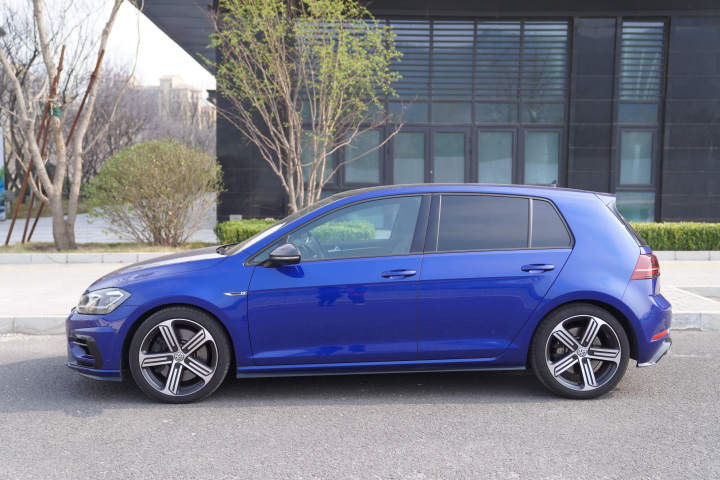 高尔夫r & e-golf试驾:蓝色大众的传说!