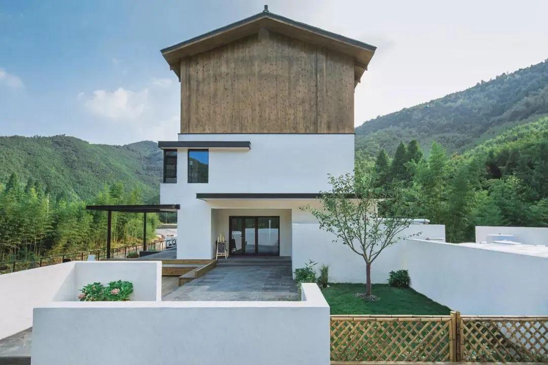 莫干山花季已到溪水边的白房子颜值爆表私藏樱花萌宠与无边泳池