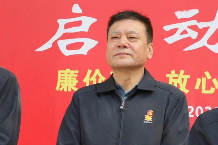 安徽华源医药集团党委书记,董事长王军宣布促销节开幕
