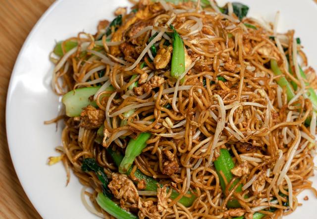 今晚吃酱油炒面5分钟就搞定超级好吃