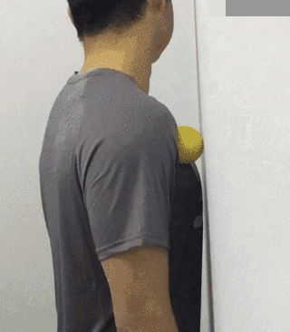 想要告别圆肩驼背这8个动作更有效赶快练起来