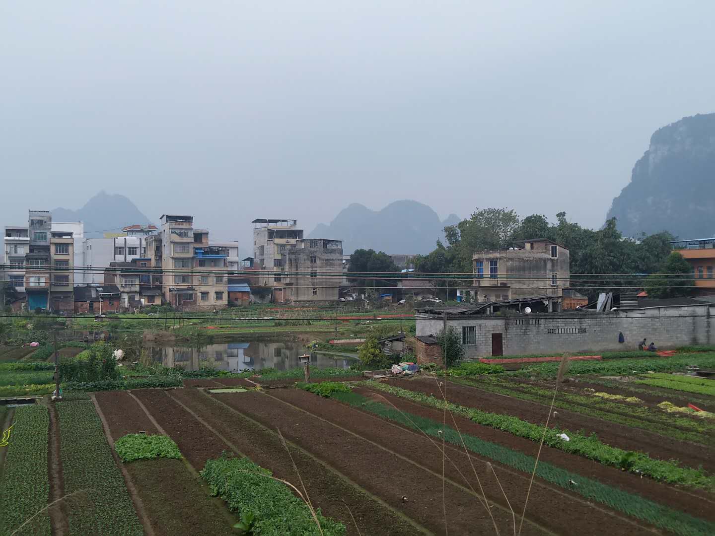广西宜山:众山环绕和世界隔绝的小城