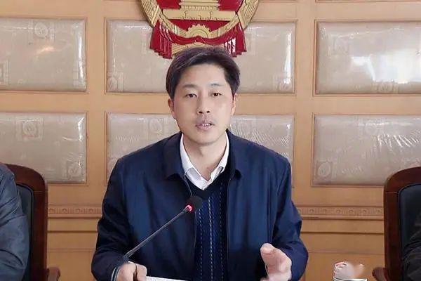 我县召开项目谋划争取工作会议_郭海磊