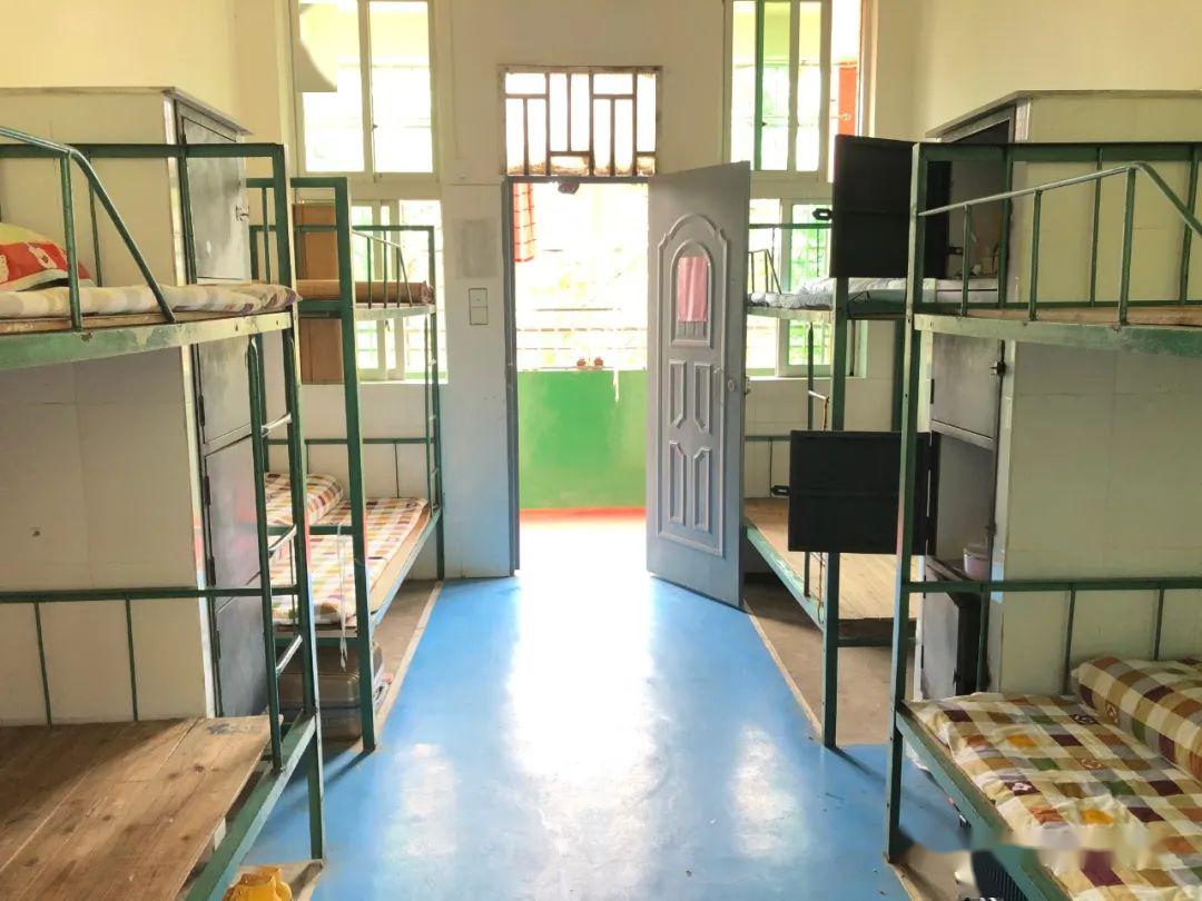 千呼万唤始复学拖箱拎包返校园南宁市龙翔学校顺利迎来2020年春季学期