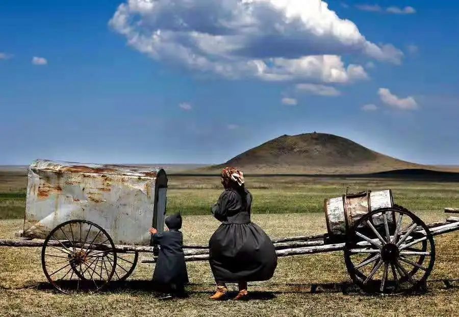 这就是居住在呼伦贝尔锡尼河草原的布里亚特蒙古族.