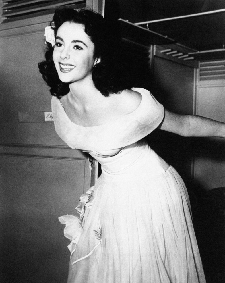 "埃及艳后"伊丽莎白泰勒,她的8张美照,惊艳了一个世纪