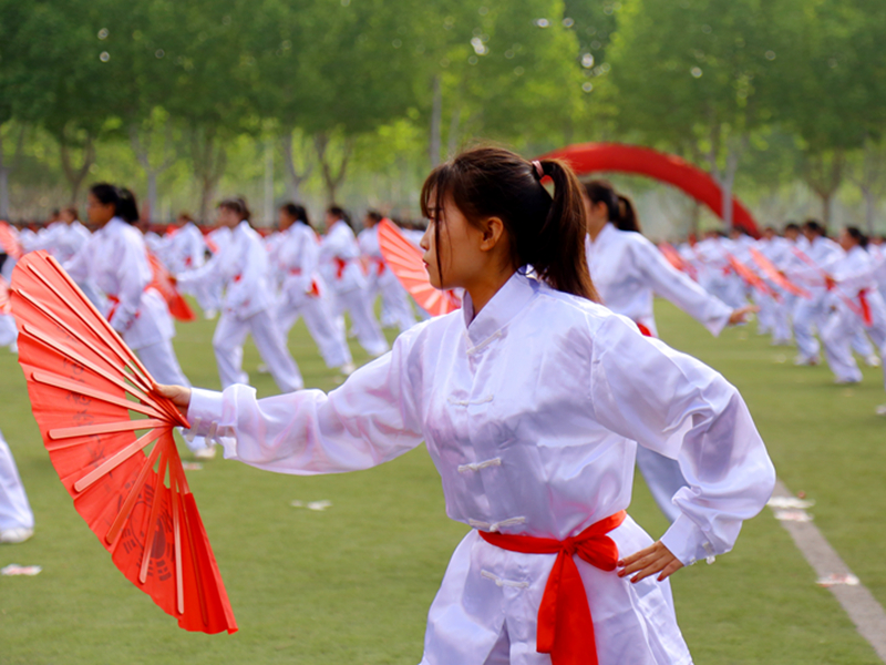 商丘学院第十五届春季田径运动会开幕