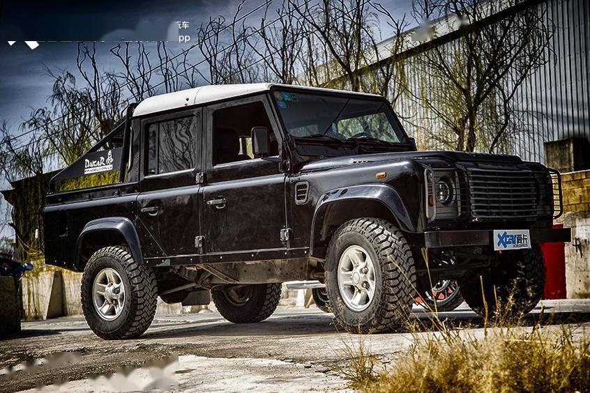 虽修遍天下名车但心中独藏老爷车路虎卫士让他着迷