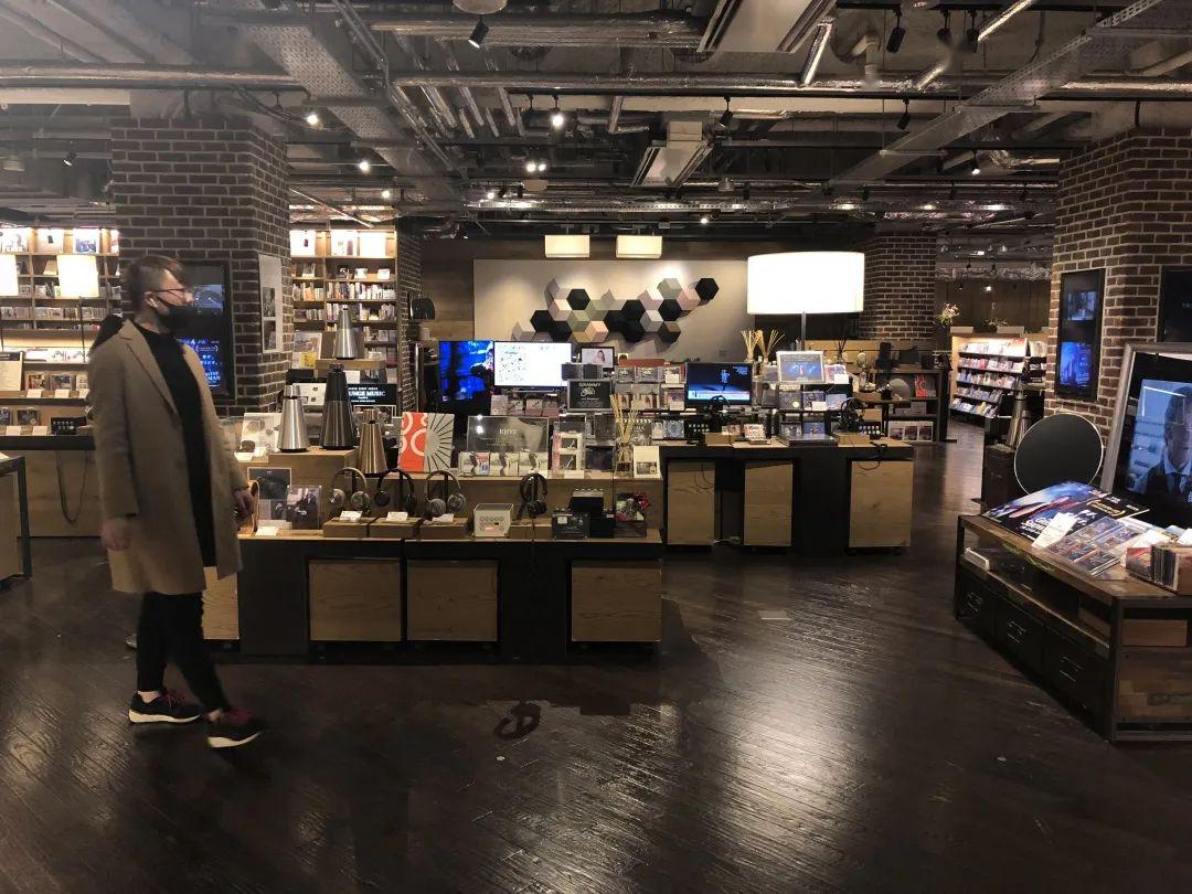 独家重磅茑屋首家bookcafe升级六本木茑屋书店