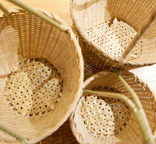 竹编是最古老,直接,朴素利用竹子的方法,利用一种或多种规律的排序,使