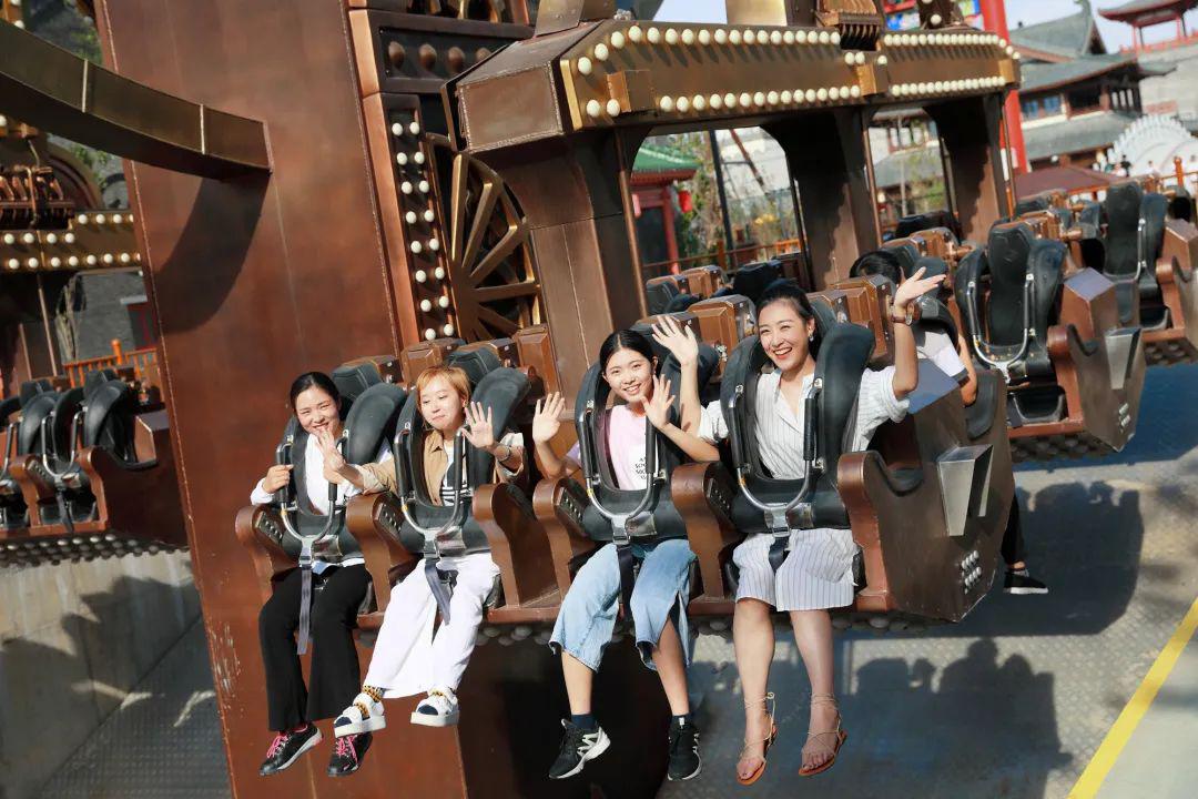 "流冰天使"伴随着甜蜜的音乐一起步入梦中的童话世界还有"赤焰金龟","