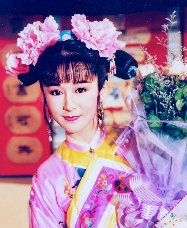 71岁潘迎紫又要拍戏了曾出演一代女皇近照看着好年轻