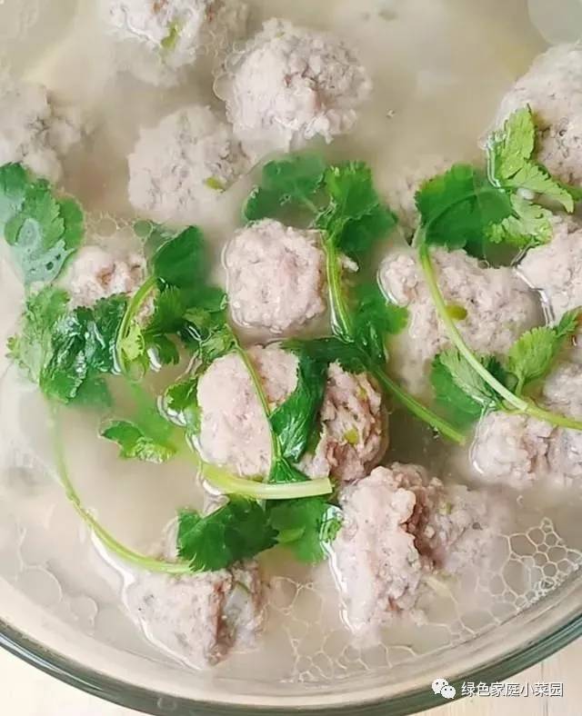 一道经典菜肴 清汆丸子 家常做法,学会不用去饭店吃