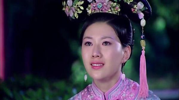 她是人人羡慕的宠妃,却躲不过世事无常落得个悲惨的下场_董鄂妃