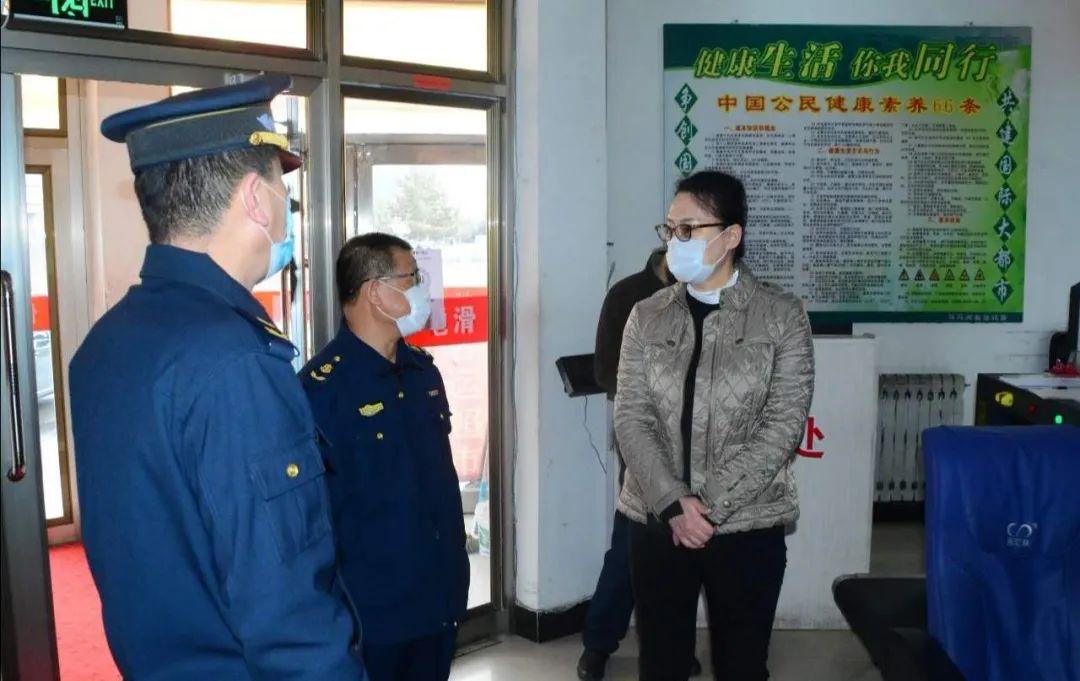 【工作动态】乌翠区委书记张巍深入辖区中学,客运站,企业进行督导检查