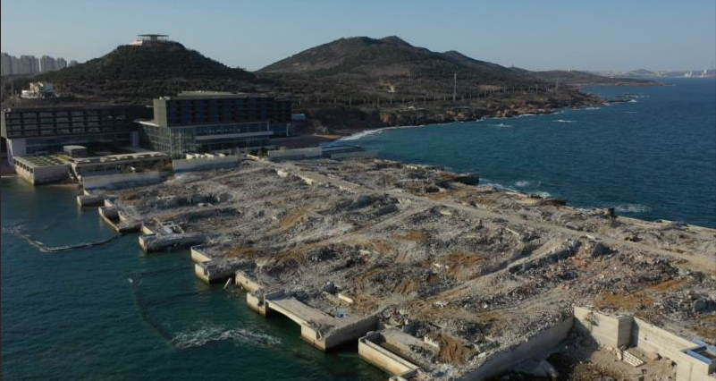 青岛涵碧楼41栋大产权别墅被拆除业主安置问题没谈好