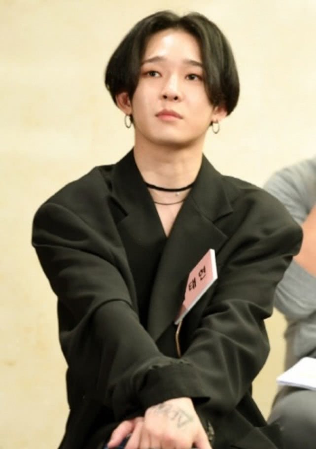 南太铉走出伤心直播间染黄发笑称多了11万粉丝心情变好了