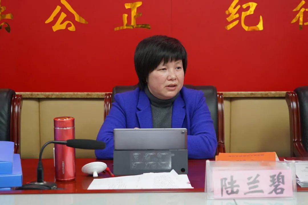 陆兰碧率队到德保县公安局基建项目现场办公