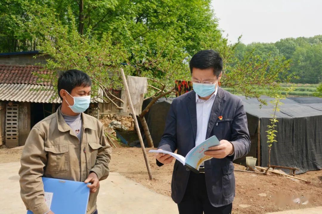 刘振军深入新庙村蹲点调研,为脱贫攻坚"把脉问诊"