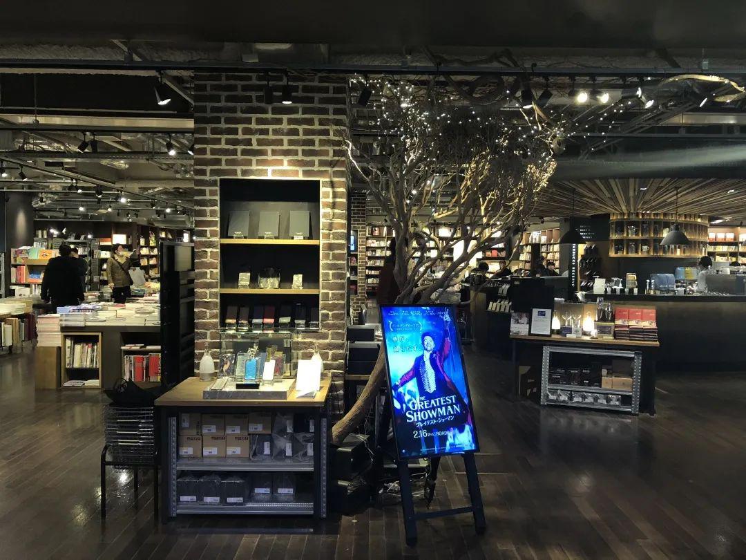 独家重磅茑屋首家bookcafe升级六本木茑屋书店