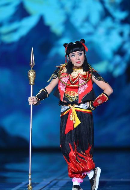 论模仿只服王祖蓝cos哪吒太生动就差踩着风火轮全场转圈啦