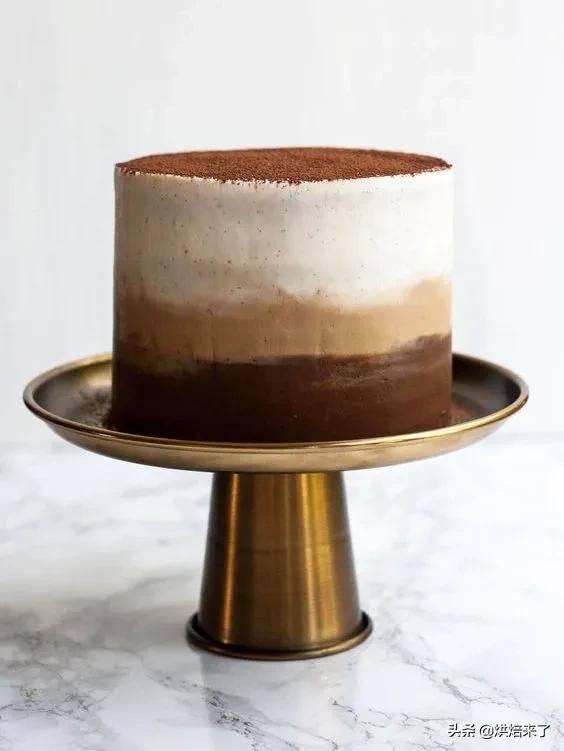 自从换了清一色的棕色系奶油蛋糕好评率翻了番