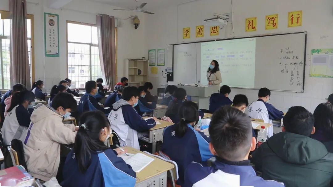 冷水灘區京華中學▲東安縣澄江中學▲新田縣第一中學食堂就餐▲永州