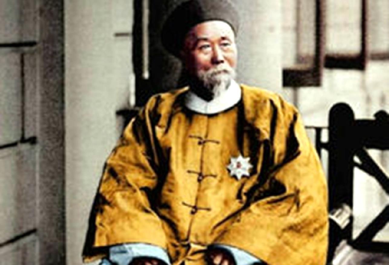 原创曾国藩和左宗棠死后,李鸿章都送了挽联,有何不一样