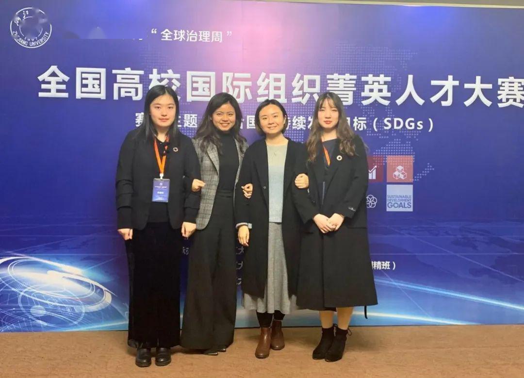 只问耕耘!上外学者汤蓓:洞见疫情,关照现实