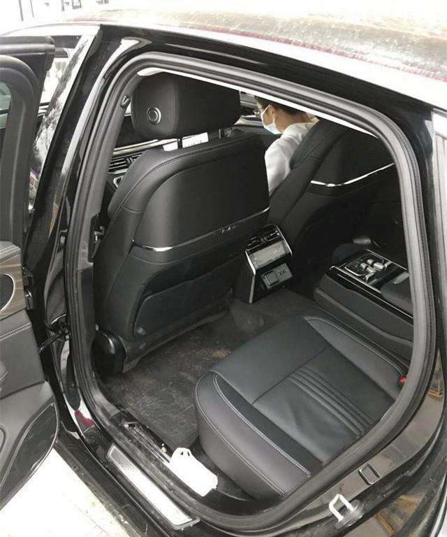 全新红旗h9实车到店车长超5米纵置后驱还配空气悬架